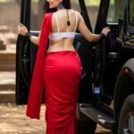 #beingtraditional #sareehot #sareelove #sareeswag #trendingreels #trending...