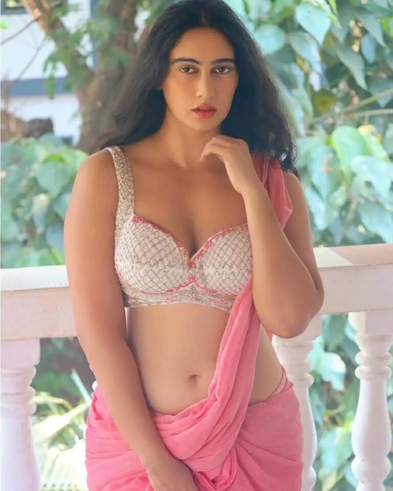 #meghashukla #beingtraditional #sareeseduction...