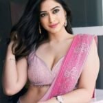 #rheasachdeva #beingtraditional...