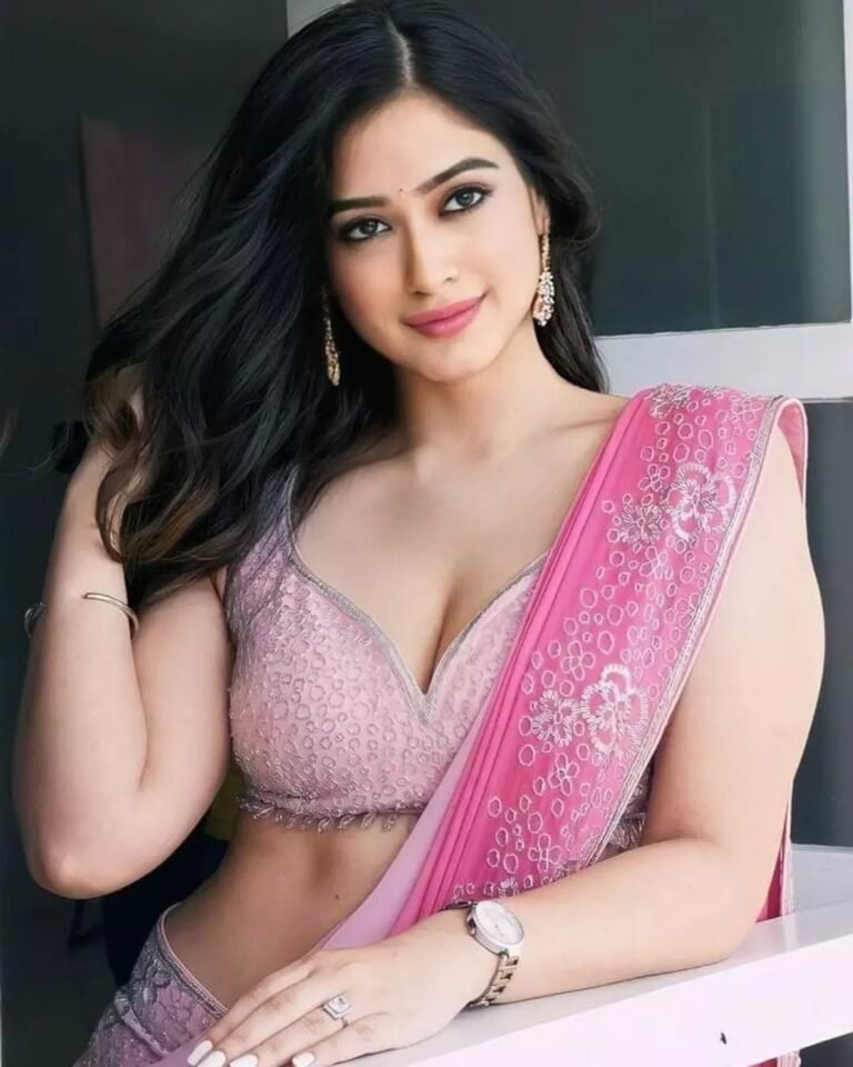 #rheasachdeva #beingtraditional...