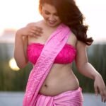 #anickavikhraman #sareehot #actresshot...