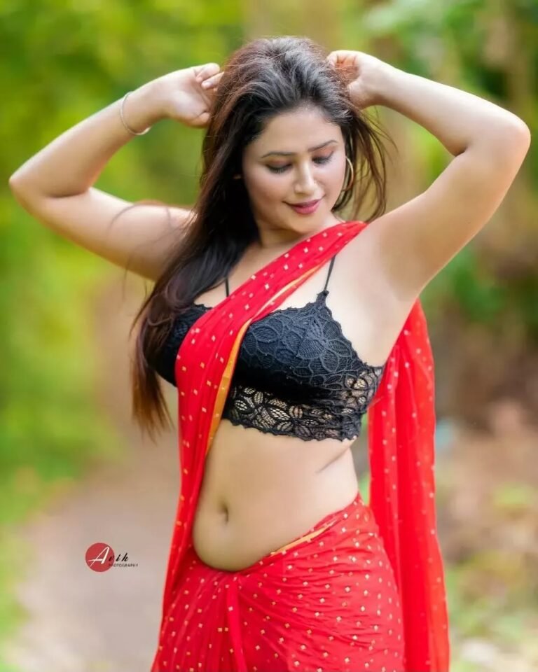 In frame @shivangi_malayalamPhotography @avik_photography...