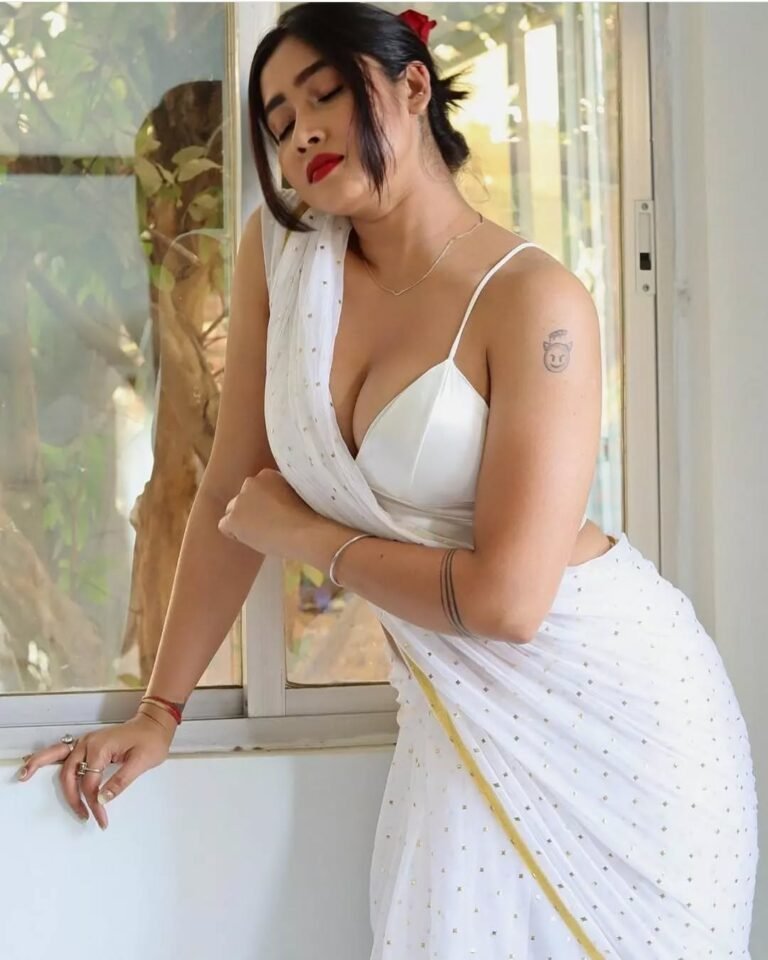 Follow @being_traditionallMy YouTube channel [ Cool YT Vlogs]In frame -- @s...