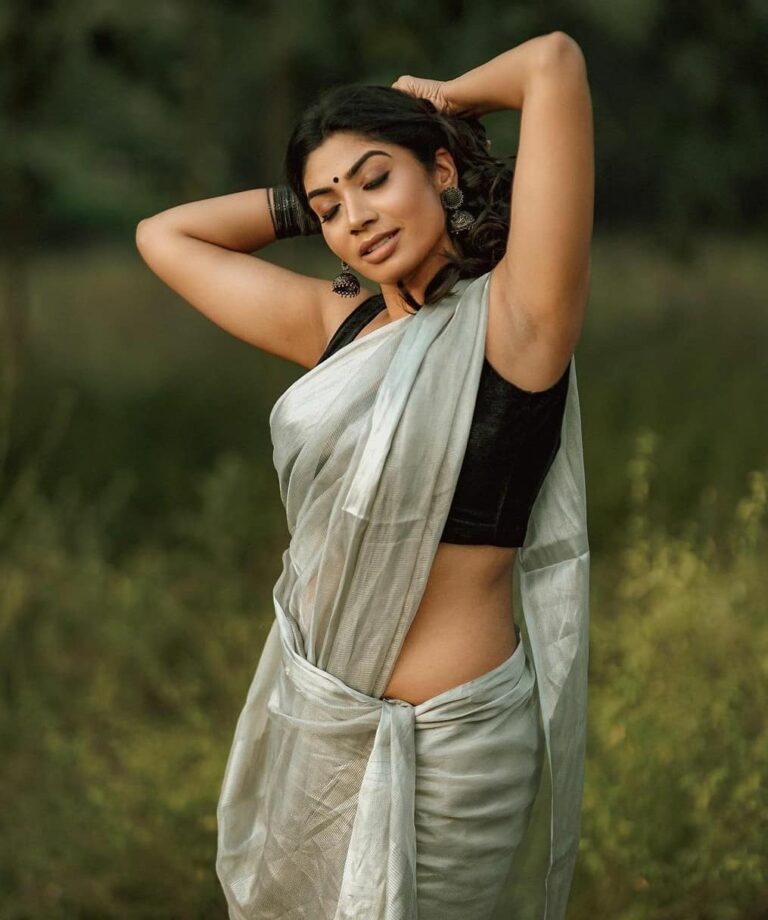 DM FOR PROMOTIONSFOLLOW @being_traditionallIn Frame-- @riyaganeshPhotogr...