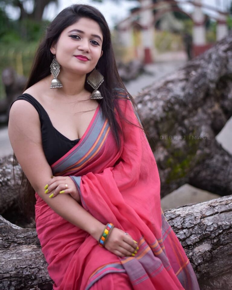 DM FOR PROMOTIONSFOLLOW @being_traditionallIn Frame-- @disha.biswas.16441
...