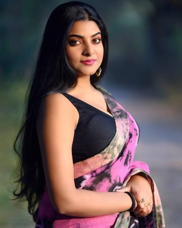 DM FOR PROMOTIONSIN FRAME-- @chandrikapassionica1#bongbeauties
#bongbeauty...