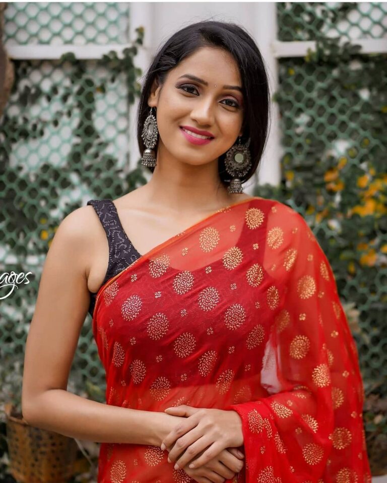 DM FOR PROMOTIONSFOLLOW @being_traditionallIn Frame @nandinigowdahMake-o...