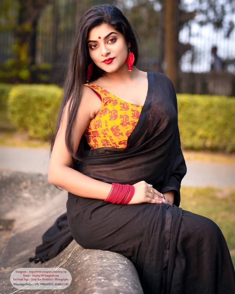 DM FOR PROMOTIONSFOLLOW @being_traditionallIn frame-- @chandrikapassionica1
...