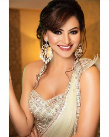 DM FOR PROMOTIONS/SHOUTOUT#urvashirautela
#urvashirautelahot...
