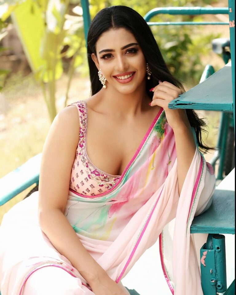 DM FOR PROMOTIONS
DM FOR CREDITS/REMOVAL
IN FRAME-- DAKSHA NAGARKAR#kajalagarw...