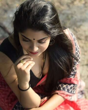 DM FOR PROMOTIONSFOLLOW @being_traditionallIn Frame-- @chandrikapassionica1...