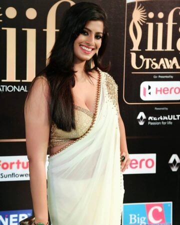 In Frame-- Varalaxmi Sarathkumar...