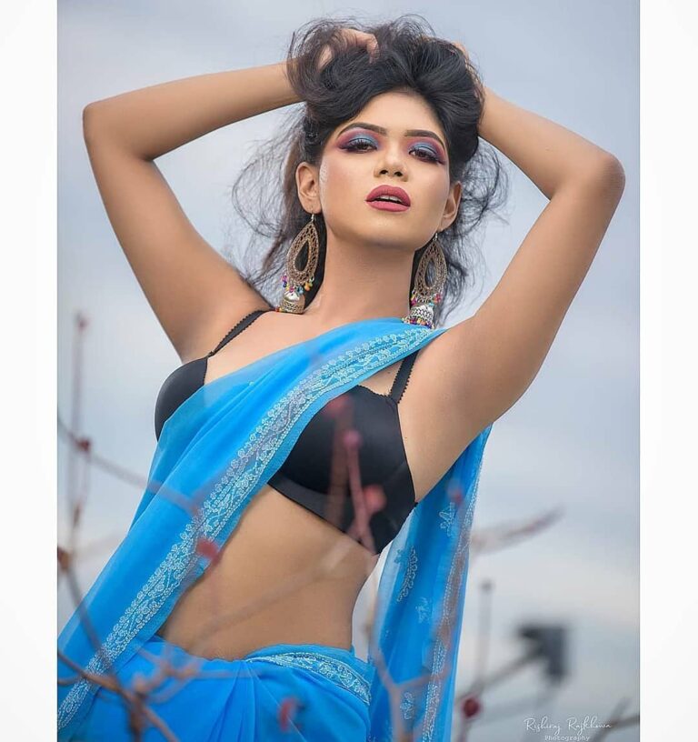 DM FOR PROMOTIONS/ SHOUTOUT
@rishiraj_photography
#sareeinspiration
#sareedrap...