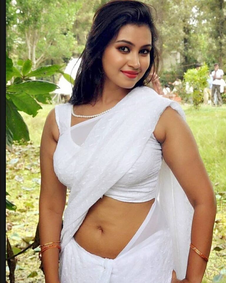 DM FOR PROMOTIONS/SHOUTOUT
In frame -- @ varsha pandey
#saree #sareeblousedesign...