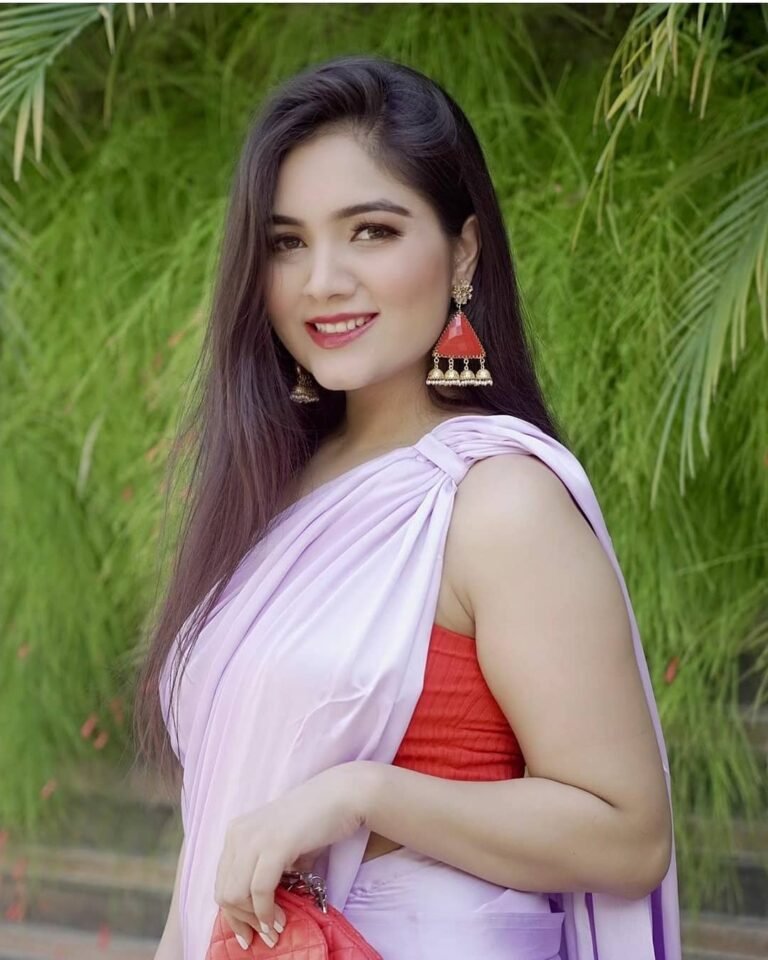 DM FOR PROMOTIONS/SHOUTOUT
In frame -- @
#saree #sareeblousedesigns #sareedrapi...