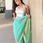 Follow @being_traditionall .
In Frame-- @livelifeinstyle_sneha...