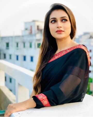 DM FOR PROMOTIONS
.
FOLLOW @being_traditionall .
In Frame-- @saima_aniddraa .
#b...