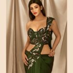 Follow @being_traditionall .
In Frame-- @yashikaaannand...