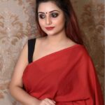 Follow-- @being_traditionall .
In Frame-- @rupsasaha123
#rupsa...