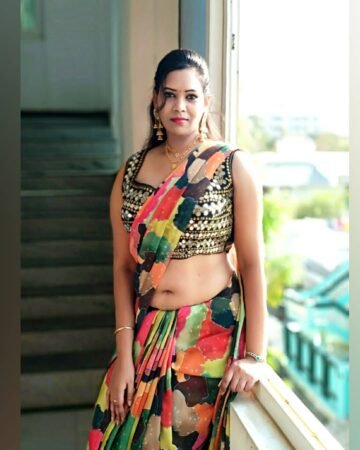 In Frame-- @anuevelyn_by_anu .
Follow-- @anuevelyn_by_anu .
#promotion
#bongbea...