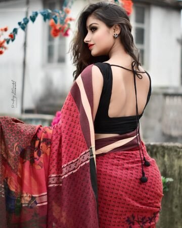 DM FOR PROMOTIONS
FOLLOW-- @being_traditionall
.
IN FRAME-- @roymadhusuparna
.
P...