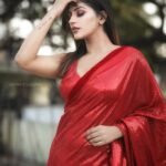 Follow @being_traditionall
In Frame-- @yashikaaannand
.
Makeup & hair-- @vaishu...