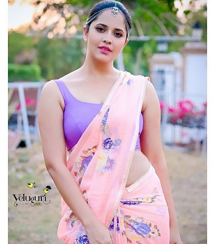DM FOR PROMOTIONS
Follow @being_traditionall
In frame-- @itsme_anasuya@iconi...
