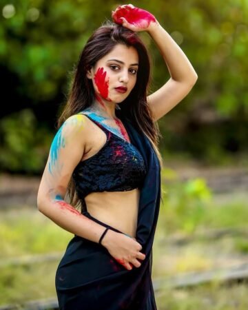 Follow @being_traditionall
In Frame-- @gauri.more666
Pic Credits-- @gauvyk
#kat...