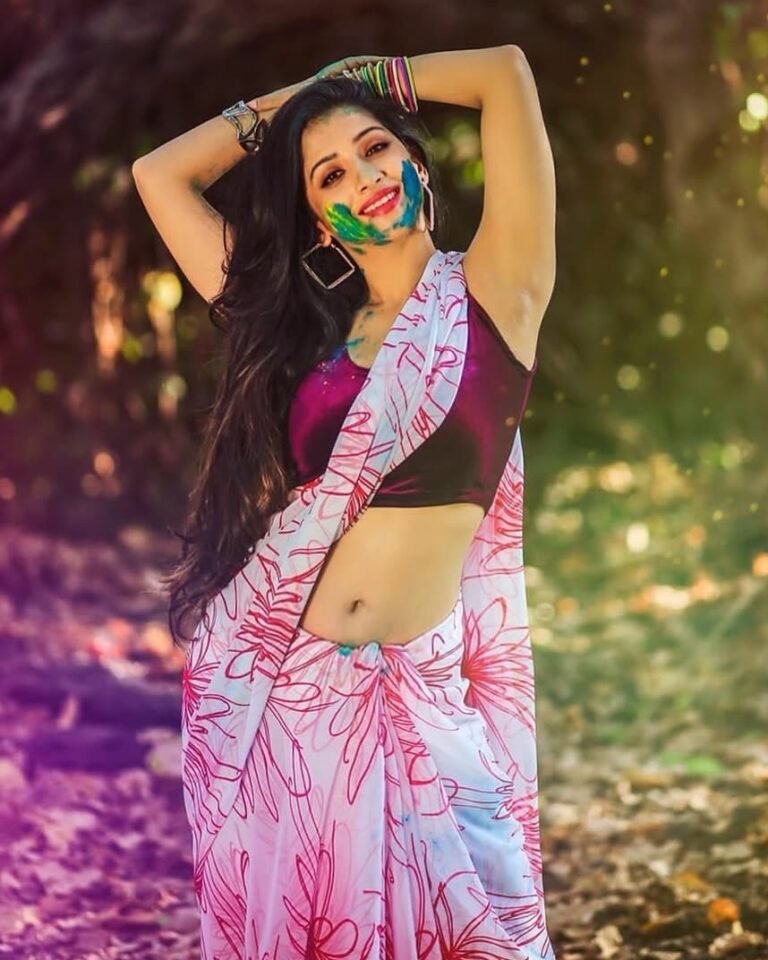 Follow @being_traditionall
In Frame-- @krutikaim
Pic Credits-- @gauvyk
#katrina...