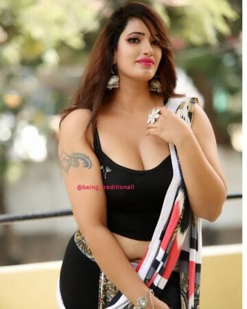 DM FOR PROMOTIONS
.
FOLLOW @being_traditionall .
In Frame-- @ Sanjana Naidu
.
#...